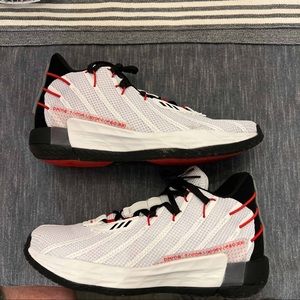 Adidas Dame 7